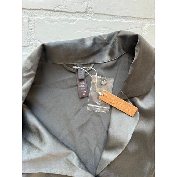 Skims NWT Gunmetal Grey Long Sleeve Silk Lounge Shirt sz 3X Plus Size - Picture 3 of 6